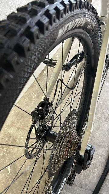 Used Rose Root Miller 4 2025 2025 Mountainbike, White, 29 — image 6 of 7