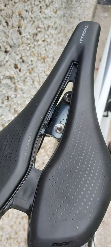 Used Giant TCR Advanced 2 2012 2012 Road & Gravel, White — image 5 of 9