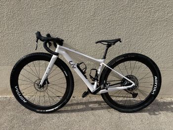Używany Liv Devote Advanced 1 2026 2026 Road & Gravel — zdjęcie 2 z 3