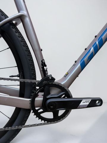 Używany Giant Revolt Advanced 1 2024 2024 Road & Gravel — zdjęcie 4 z 7