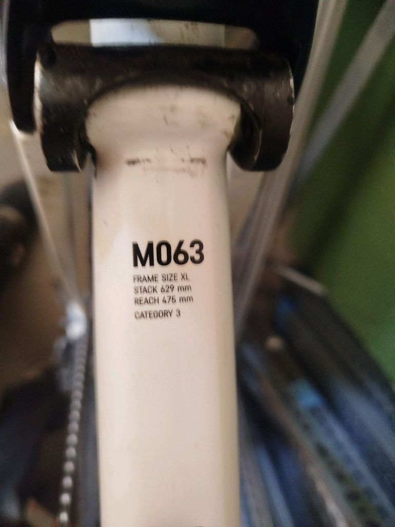 Used Canyon Custom Shimano Deore XT 2021 Mountainbike, White — image 15 of 16