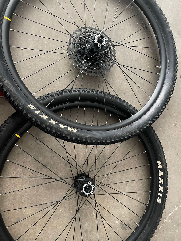 Gebrauchtes Lapierre XRM 6.9 2023 2023 Mountainbike, Hellgrau, 29 — Bild 6 von 6