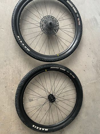 Gebrauchtes Lapierre XRM 6.9 2023 2023 Mountainbike, Hellgrau, 29 — Bild 5 von 6