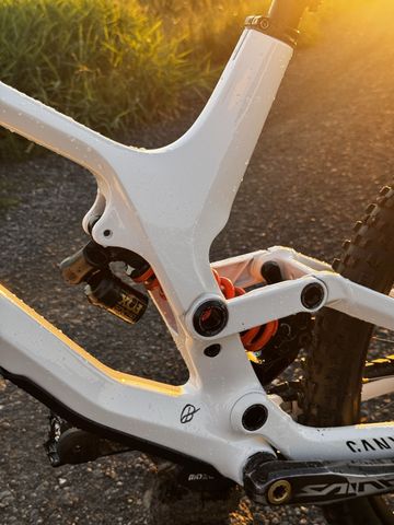 Used Canyon Sender CF 9.0 2020 Frameset 2020 Mountainbike, White, 27.5 — image 13 of 14