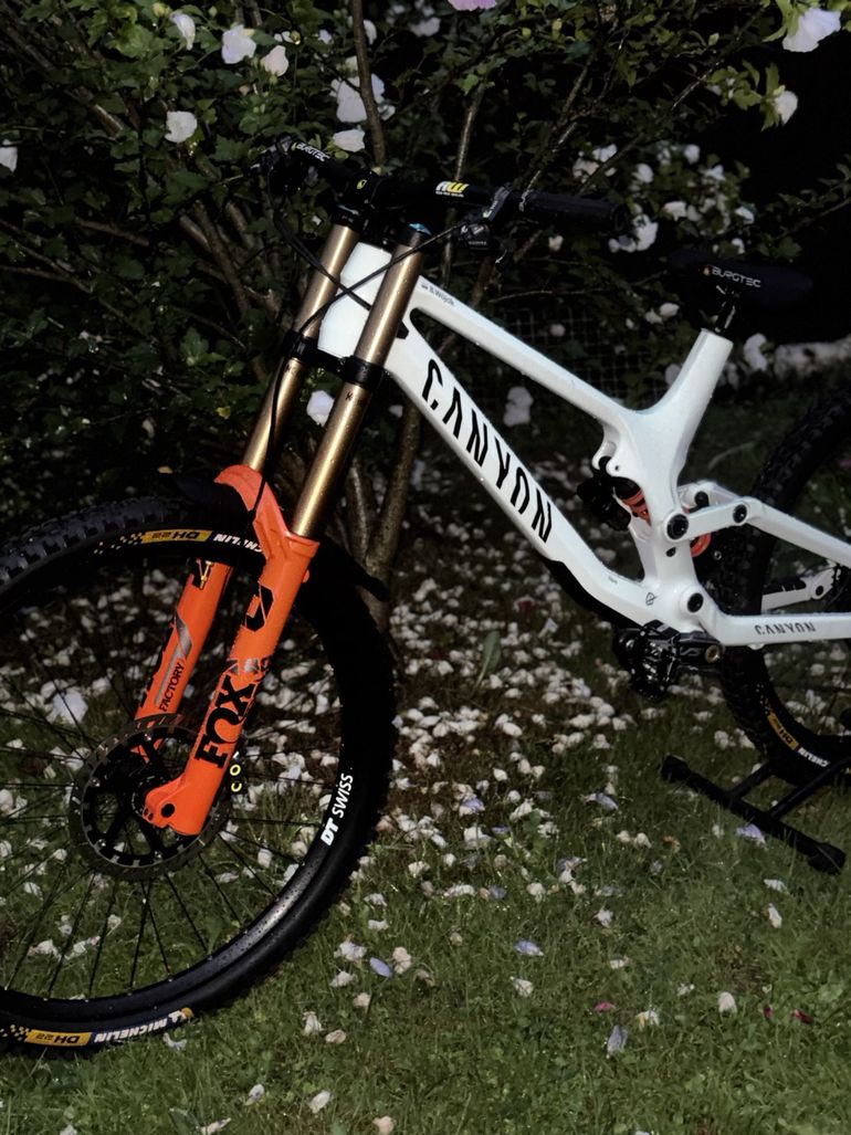 Used Canyon Sender CF 9.0 2020 Frameset 2020 Mountainbike, White, 27.5 — image 6 of 14