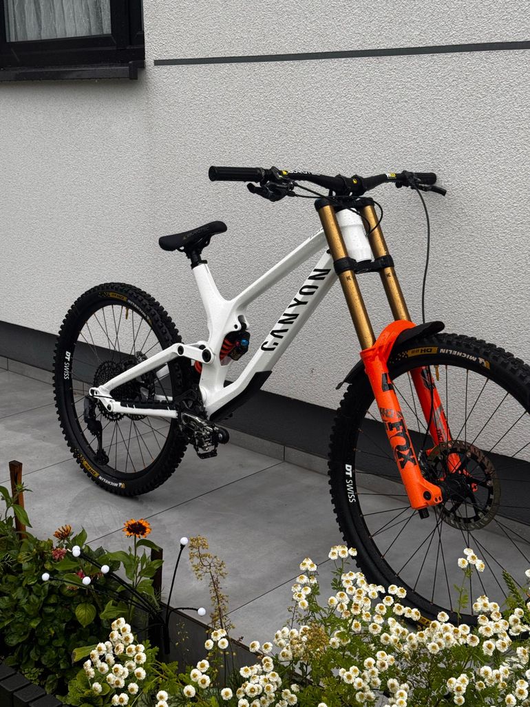 Used Canyon Sender CF 9.0 2020 Frameset 2020 Mountainbike, White, 27.5 — image 2 of 5