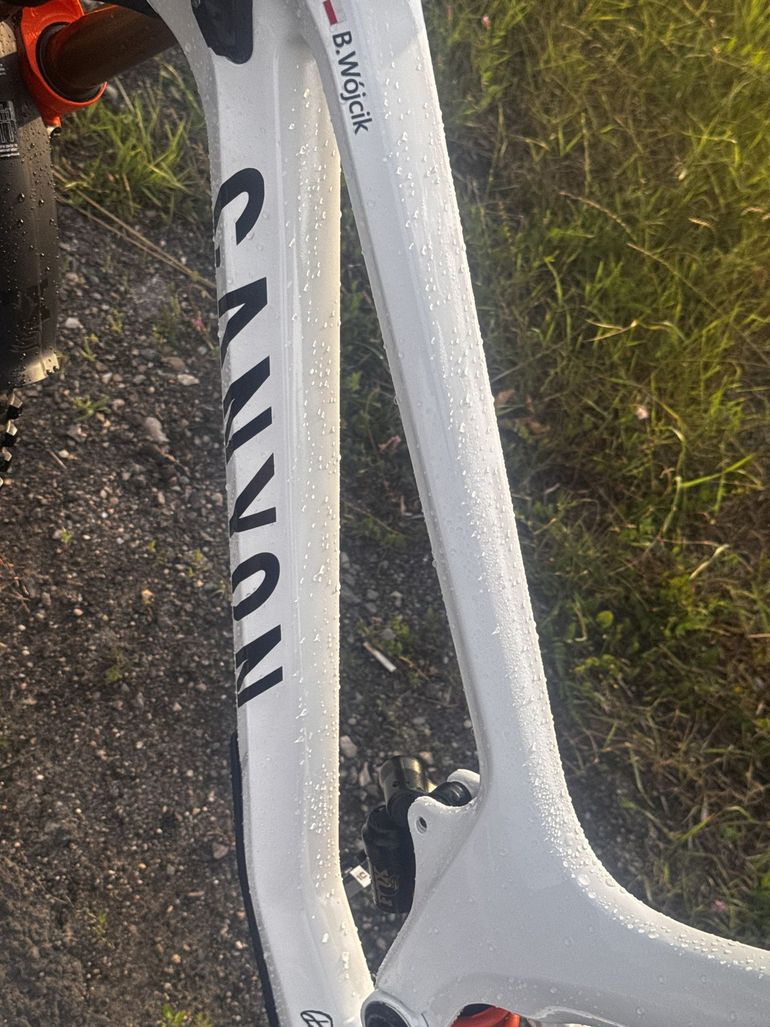 Used Canyon Sender CF 9.0 2020 Frameset 2020 Mountainbike, White, 27.5 — image 12 of 14