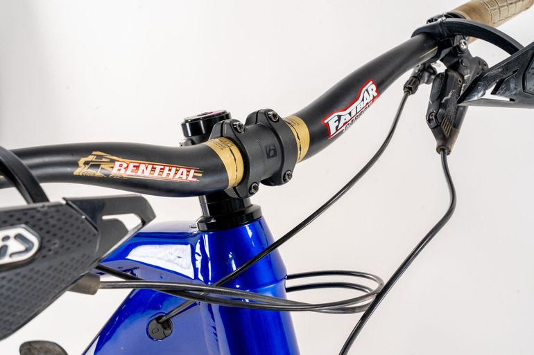Used Trek Slash 8 2022 2022 Mountainbike, Blue, 29 — image 9 of 9