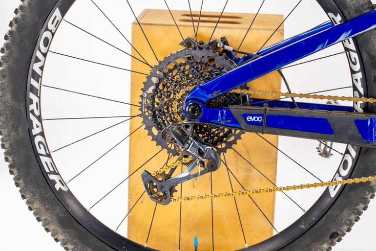 Used Trek Slash 8 2022 2022 Mountainbike, Blue, 29 — image 5 of 9