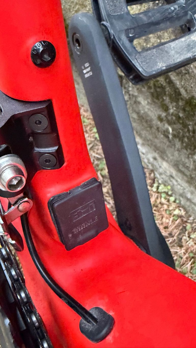 Käytetty BMC Roadmachine AMP THREE 2023 2023 Road & Gravel — kuva 14 / 21