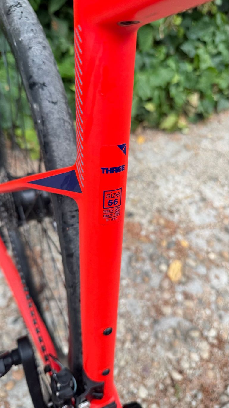 Käytetty BMC Roadmachine AMP THREE 2023 2023 Road & Gravel — kuva 6 / 21