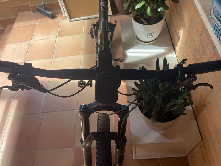 Scott Spark RC Comp 2024 2024 Mountainbike de segunda mano, Gris claro — imagen 9 de 9