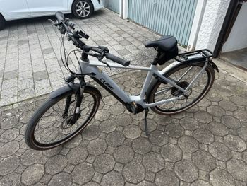 Used CUBE Custom 2023 Urban & Touring