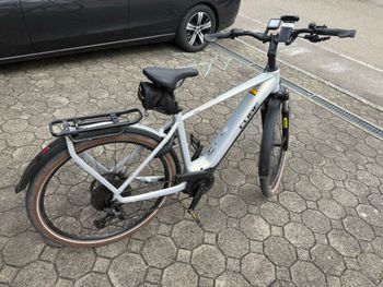 Used CUBE Custom 2023 Urban, Light Gray — image 2 of 7