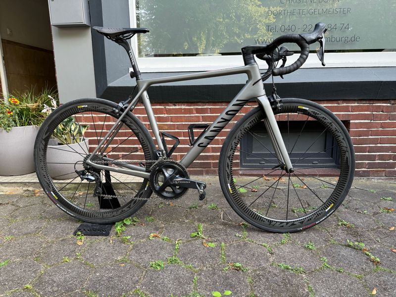 Used Canyon Ultimate CF SLX 8.0 2018 2018 Road & Gravel