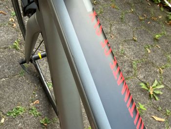 Canyon Ultimate CF SLX 8.0 2018 2018 Road & Gravel usato, Grigio chiaro — immagine 5 di 6
