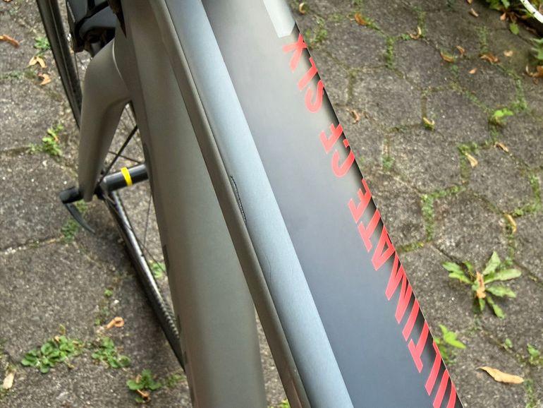 Canyon Ultimate CF SLX 8.0 2018 2018 Road & Gravel usato, Grigio chiaro — immagine 5 di 6