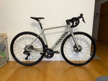 Käytetty Canyon Endurace CF SL 8 Di2 2022 2022 Road & Gravel
