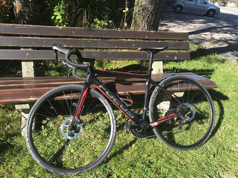 Used Focus Cayo Shimano 105 2018 Road & Gravel, Red — image 2 of 3
