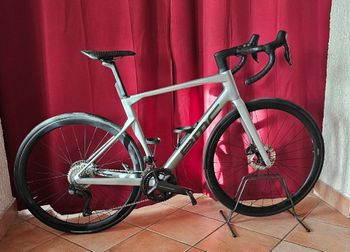 Tweedehands BMC Roadmachine 01 FOUR 2024 2024 Road & Gravel