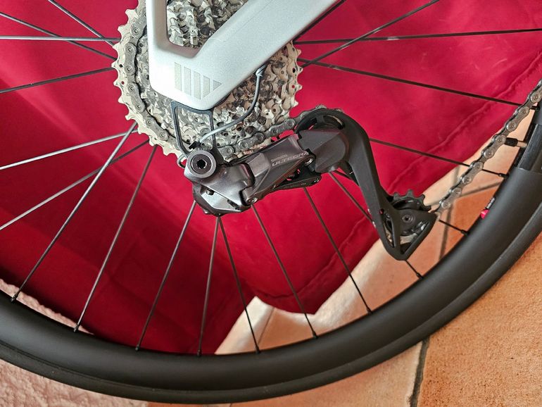 Gebrauchtes BMC Roadmachine 01 FOUR 2024 2024 Road & Gravel, Hellgrau — Bild 6 von 6