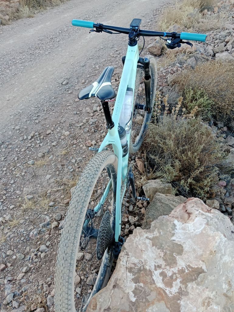 Orbea ALMA M20 2024 2024 Mountainbike usato, Verde — immagine 10 di 12