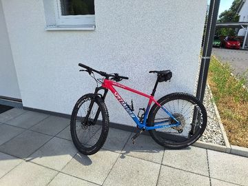 Used Specialized Epic Hardtail Pro 2020 2020 Mountainbike, Red, 29 — image 2 of 3