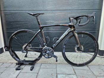 Used Bianchi Oltre XR4 Disc Ultegra Di2 2020 2020 Road & Gravel