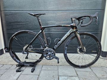 Used Bianchi Oltre XR4 Disc Ultegra Di2 2020 2020 Road & Gravel