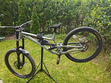 Gebrauchtes Commencal FURIOUS ESSENTIAL HERITAGE 2022 2022 Mountainbike, Grün, 27.5 — Bild 1 von 5