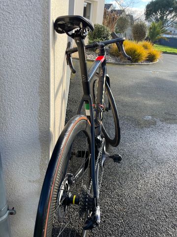 Colnago Team Uae Emirates 2021 Road & Gravel d'occasion — image 4 sur 14