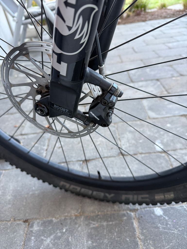 Käytetty Specialized Epic Expert EVO 2019 2019 Mountainbike — kuva 4 / 6