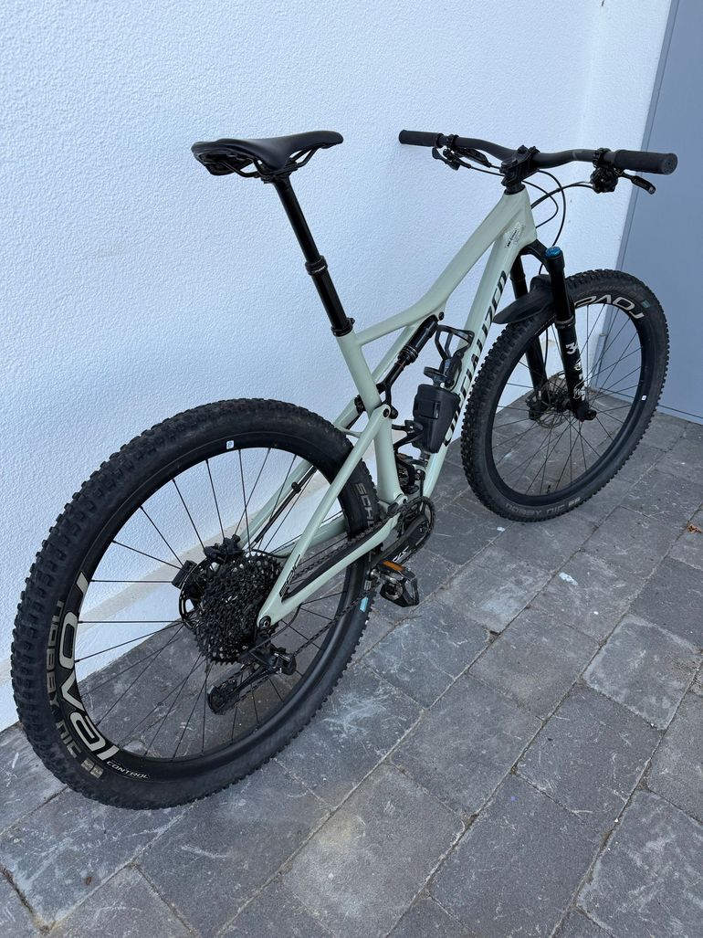 Käytetty Specialized Epic Expert EVO 2019 2019 Mountainbike — kuva 2 / 6