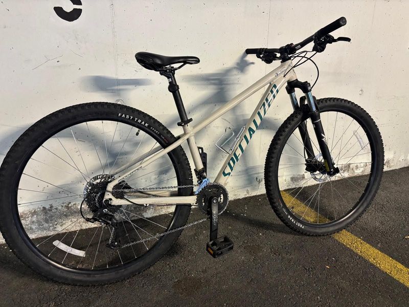 Specialized Rockhopper Sport 2024 2024 MTB d'occasion