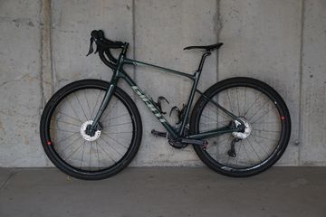 Used Giant Revolt 0 2022 2022 Road & Gravel, Black — image 2 of 13