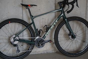 Used Giant Revolt 0 2022 2022 Road & Gravel, Black — image 4 of 13