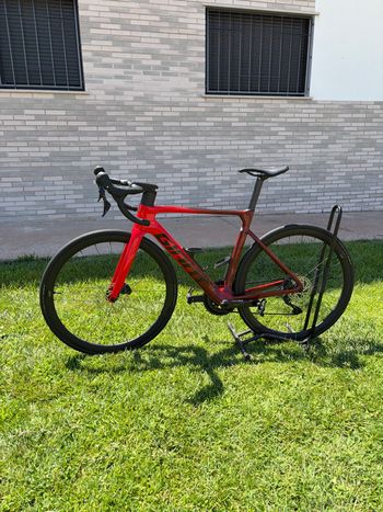 Použité Giant Propel Advanced 2 2024 2024 Road & Gravel