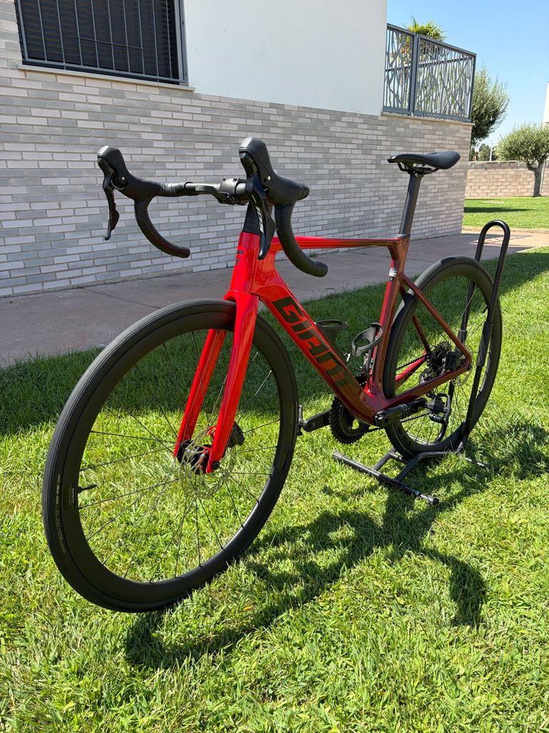 Giant Propel Advanced 2 2024 2024 Road & Gravel usato, Rosso — immagine 4 di 7