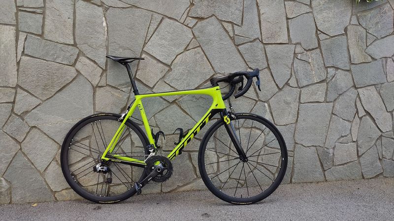 Scott Addict RC SRAM Red eTap 2019 Road & Gravel d'occasion