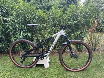 Canyon Neuron 6 2022 2022 MTB usato