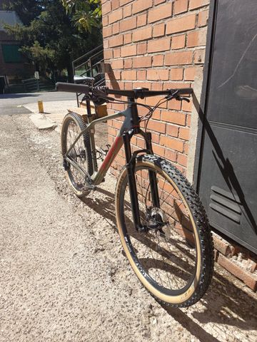 Orbea ALMA M30 2022 2022 Mountainbike usato, Verde — immagine 5 di 24