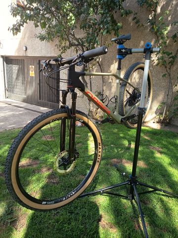 Orbea ALMA M30 2022 2022 Mountainbike usato, Verde — immagine 2 di 24