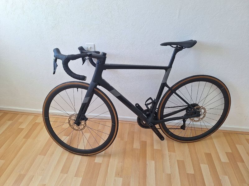Used Cannondale SuperSix EVO Shimano 105 Di2 2024 Road & Gravel