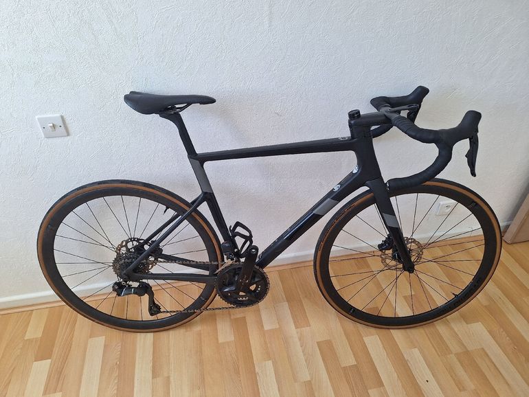 Použité Cannondale SuperSix EVO Shimano 105 2024 Road & Gravel — obrázek 2 z 13
