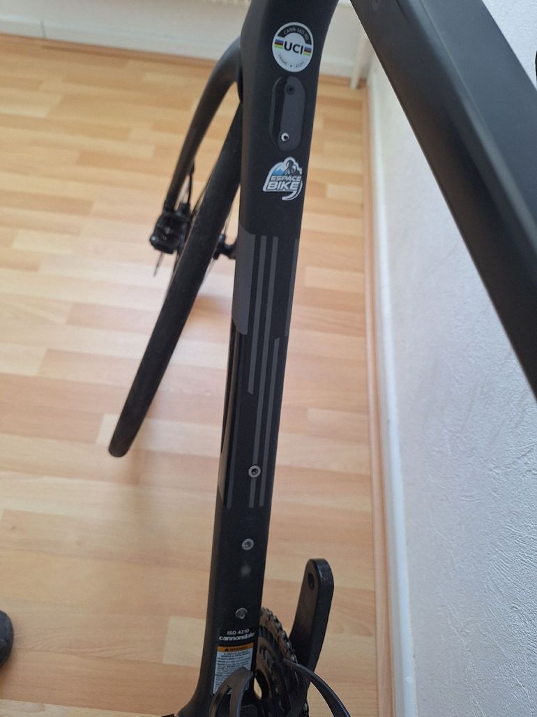 Použité Cannondale SuperSix EVO Shimano 105 2024 Road & Gravel — obrázek 9 z 13