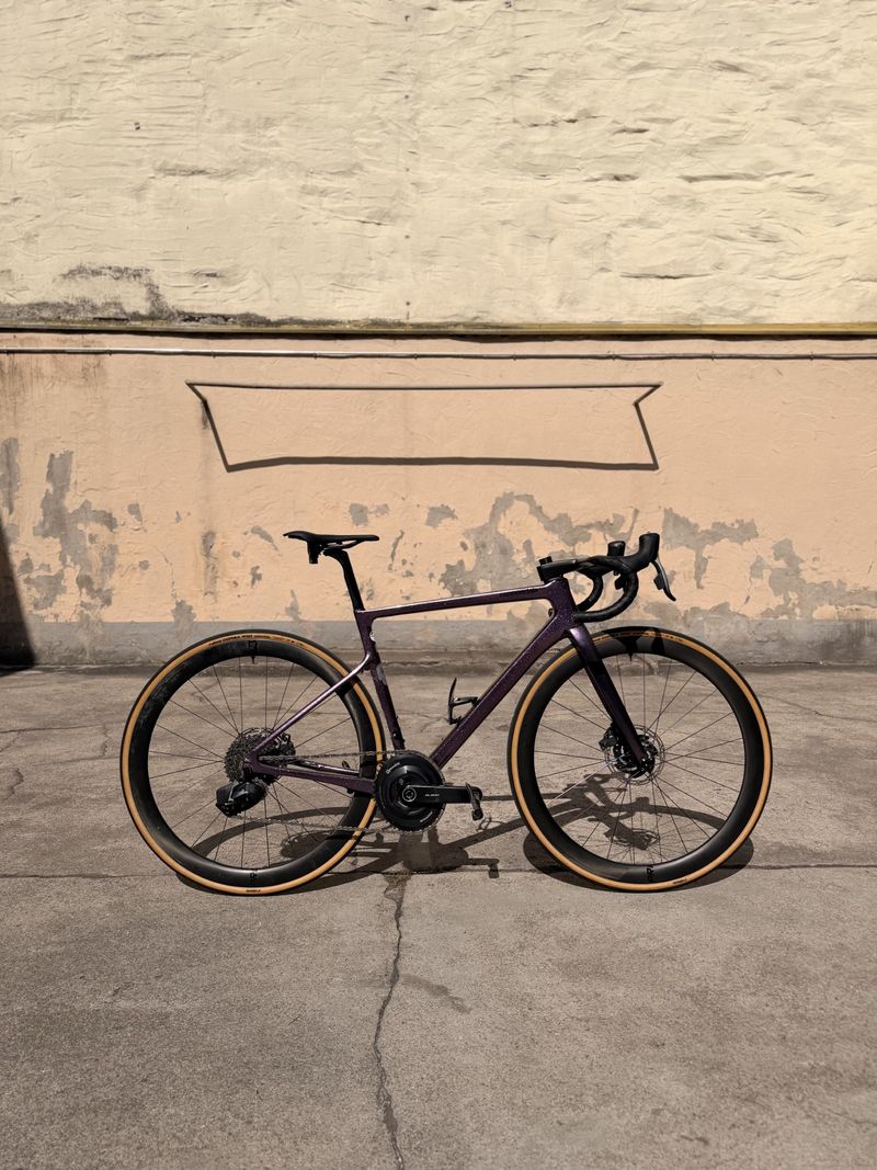 Tweedehands Cannondale SuperSix EVO HM Disc – Rainbow Trout 2021 Road & Gravel