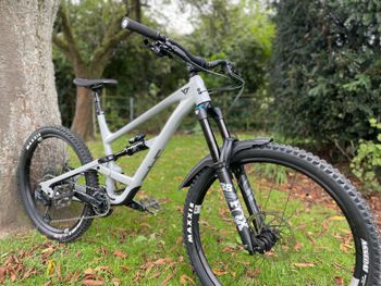 Tweedehands YT Industries Capra CORE 2 MX 2024 2024 Mountainbike — afbeelding 3 van 3