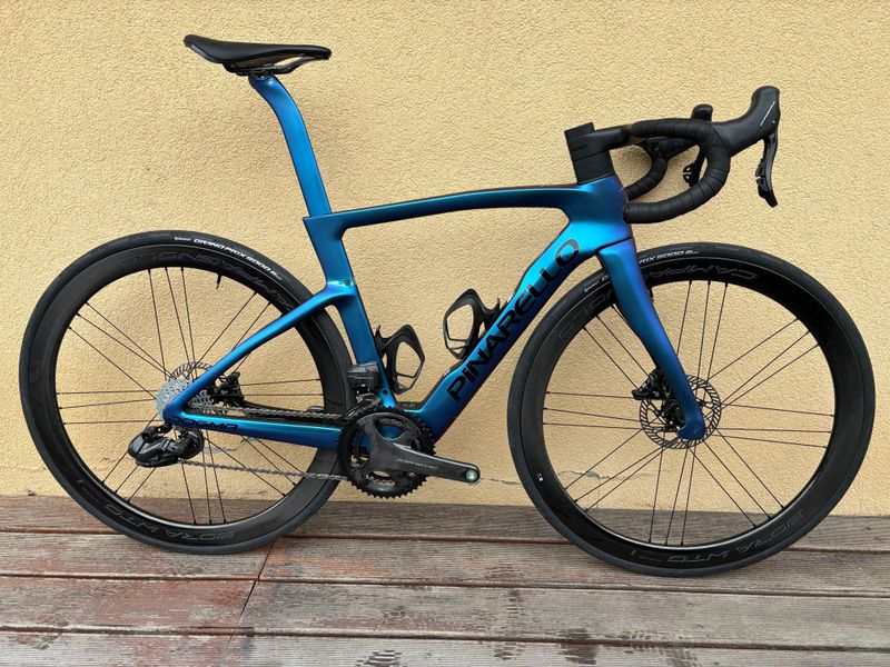 Tweedehands Pinarello DOGMA F | Luxter Blue | TOP | 2025 Road & Gravel