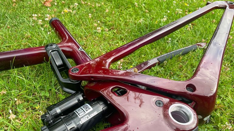 Santa Cruz HIGHTOWER S / Carbon C 2024 Frameset 2024 Mountainbike usato, Rosso — immagine 3 di 9