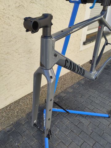 Gebrauchtes Canyon Grizl CF SL 7 2022 Frameset 2022 Road & Gravel, Hellgrau — Bild 3 von 6